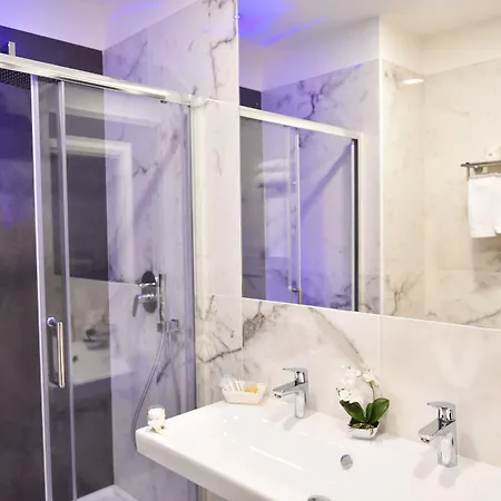 ベッド・アンド・ブレックファスト Ruins Luxury 4*